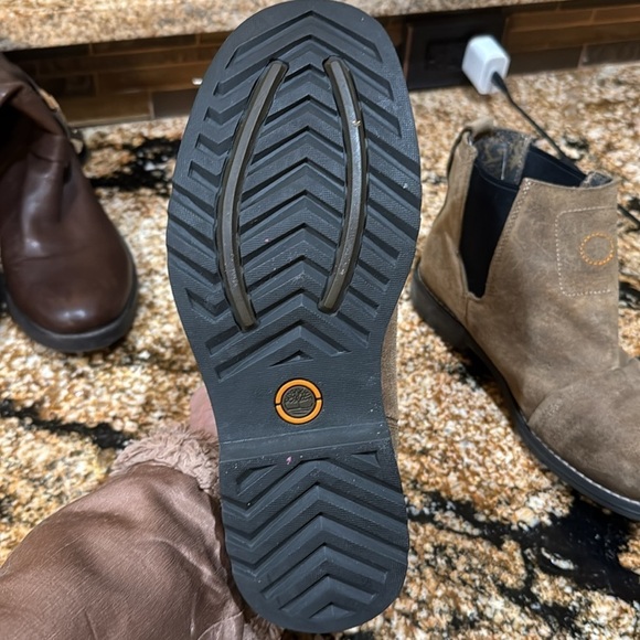 Timberland Suede Ankle Boots with Embroidered Detail - Picture 6 of 9